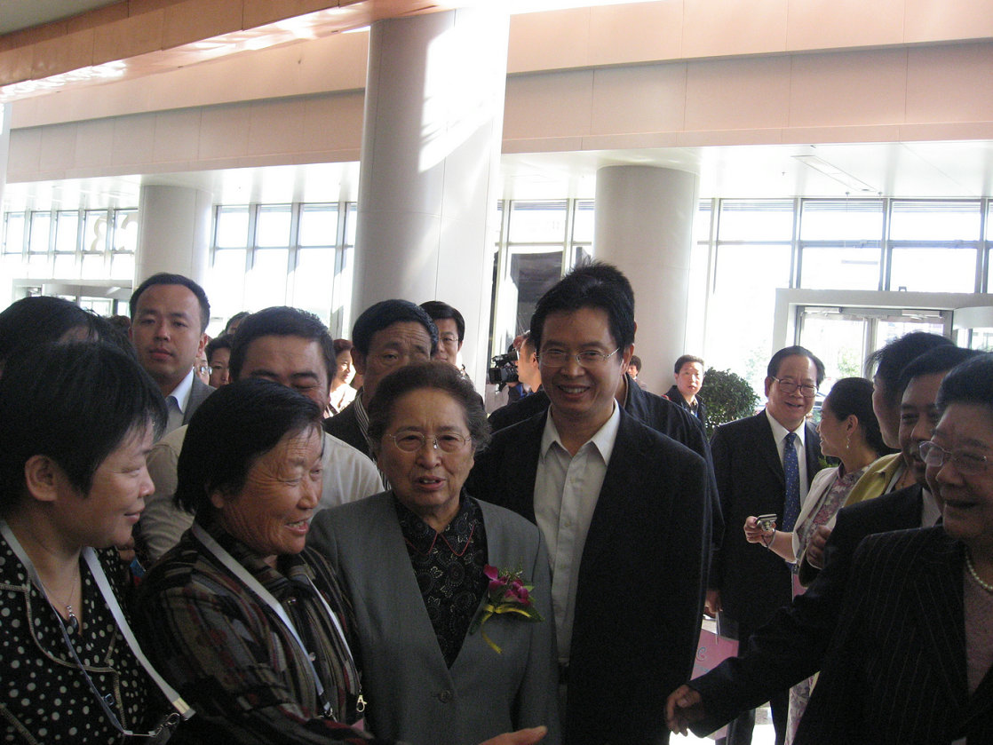 He Luli, vice chairman of the Standing Committee of the Tenth National People’s Congress 